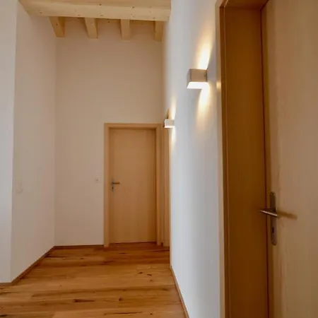 Alpen-park Dachwohnung West
