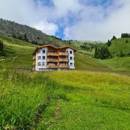 Apartment Alpen-park Dachwohnung West *